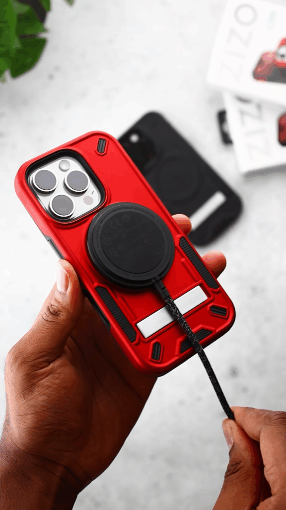 Power up with MagSafe—Transform’s reengineered back panel ensures perfect alignment every time.